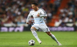 欧冠决赛巅峰对决，皇马3-1力克多特蒙德，第15次捧起大耳朵杯