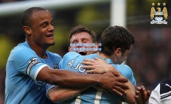 德甲联赛激战正酣，拜仁慕尼黑紧追榜首多特蒙德