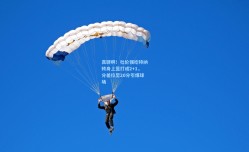 真硬啊！杜伦强吃特纳转身上篮打成2+1，分差拉至20分引爆球场