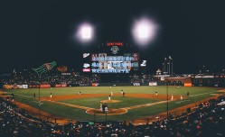 北伦敦与加泰罗尼亚的暗战，枪手红蓝军同时锁定法国锋线双子星