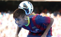 飞人李明再破亚洲纪录 200米短跑19秒89创历史