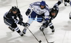 梅西第八次捧起金球奖 阿根廷巨星再创足坛历史