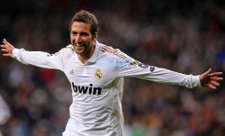 归化球员助力国足崛起 多元化阵容开启新篇章